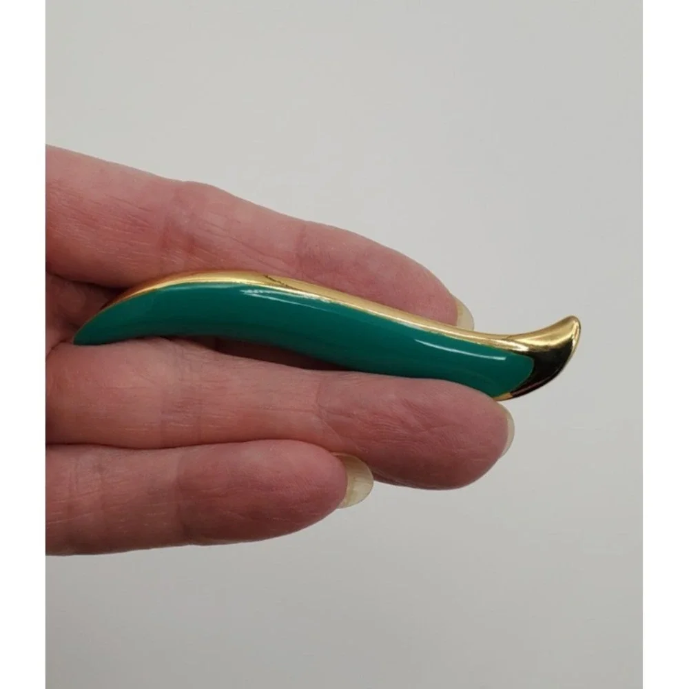 Vtg MCM Green Enameled Swirl Brooch Pin Goldtone Setting